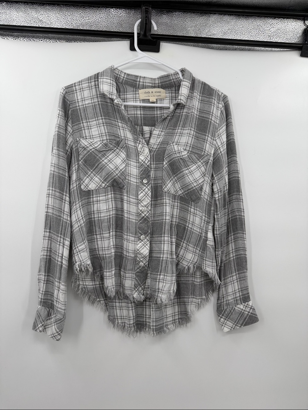 Cloth & Stone Frayed Hem Plaid Button Down Shirt xs